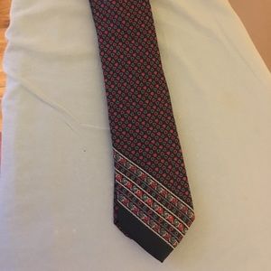 YSL Geometric Pattern Tie!